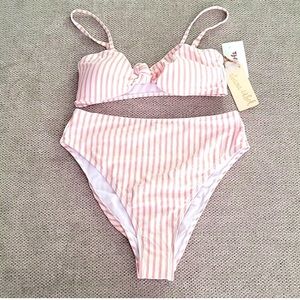 Pink n white bikini set. Realized I ordered another bathing suit elsewhere.